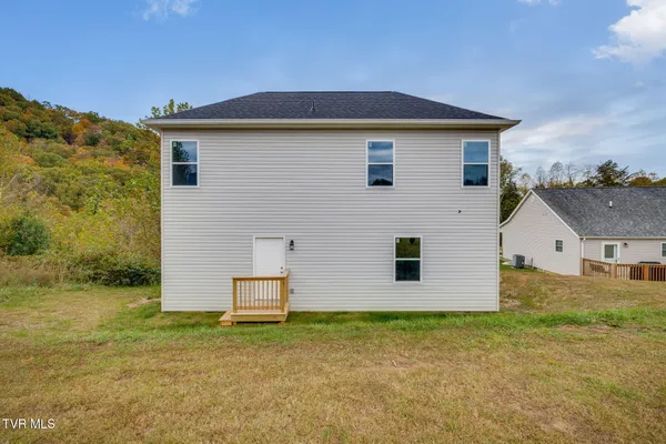 $299,900 | 215 Brighton Place, Bristol, TN 37620