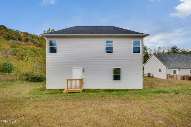 $315,000 | 215 Brighton Place, Bristol, TN 37620