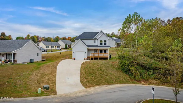 $299,900 | 215 Brighton Place, Bristol, TN 37620