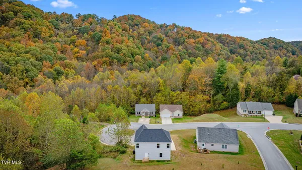 $299,900 | 215 Brighton Place, Bristol, TN 37620