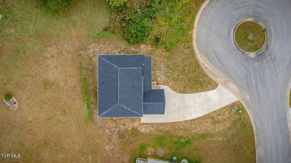 $299,900 | 215 Brighton Place, Bristol, TN 37620