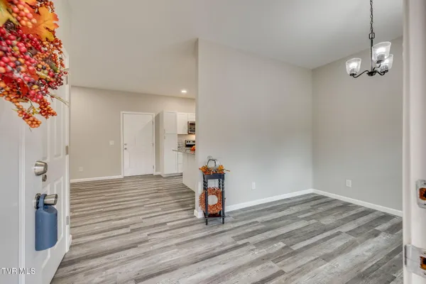 $299,900 | 215 Brighton Place, Bristol, TN 37620