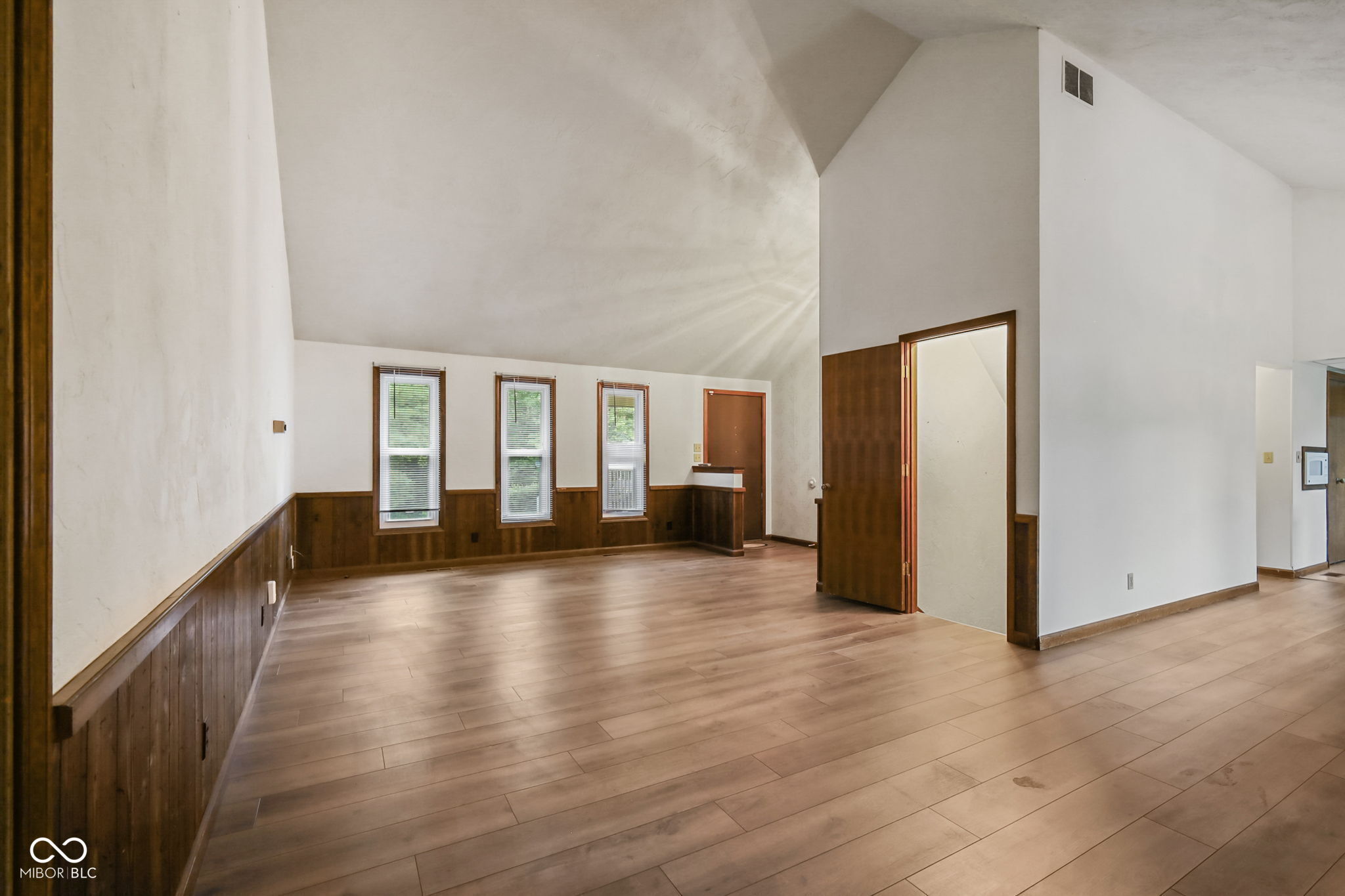 5730 West Epler Road Indianapolis, IN 46221 - Photo 6 of 48