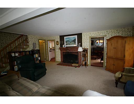 19 Maddocks Road West Boothbay Harbor, ME 04575 - Photo 7 of 22 Living Room.