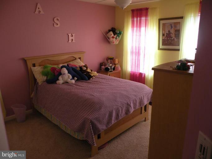 9814 Farm Pond Road Laurel, MD 20708 - Photo 23 of 25 Bedroom #4
