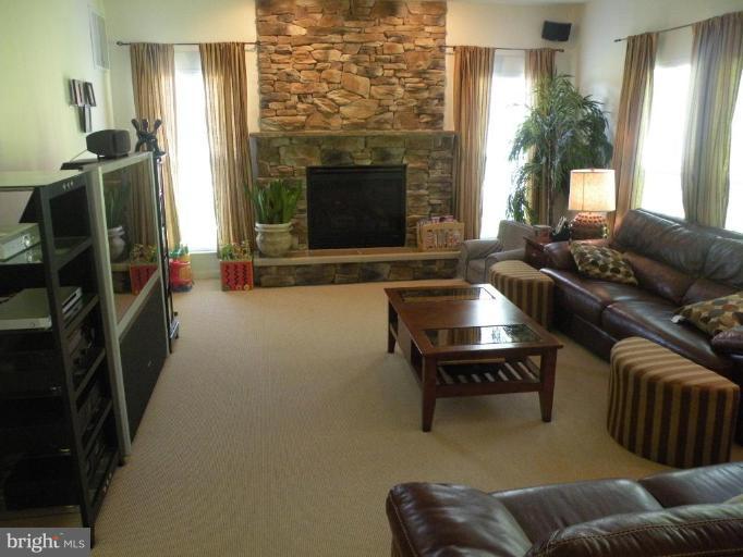 9814 Farm Pond Road Laurel, MD 20708 - Photo 9 of 25 Living Room #2