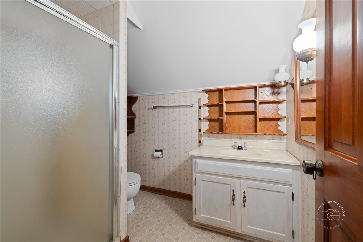 6N400 Old Homestead Road St. Charles, IL 60175 - Photo 23 of 32 a utility room with dryer and washer