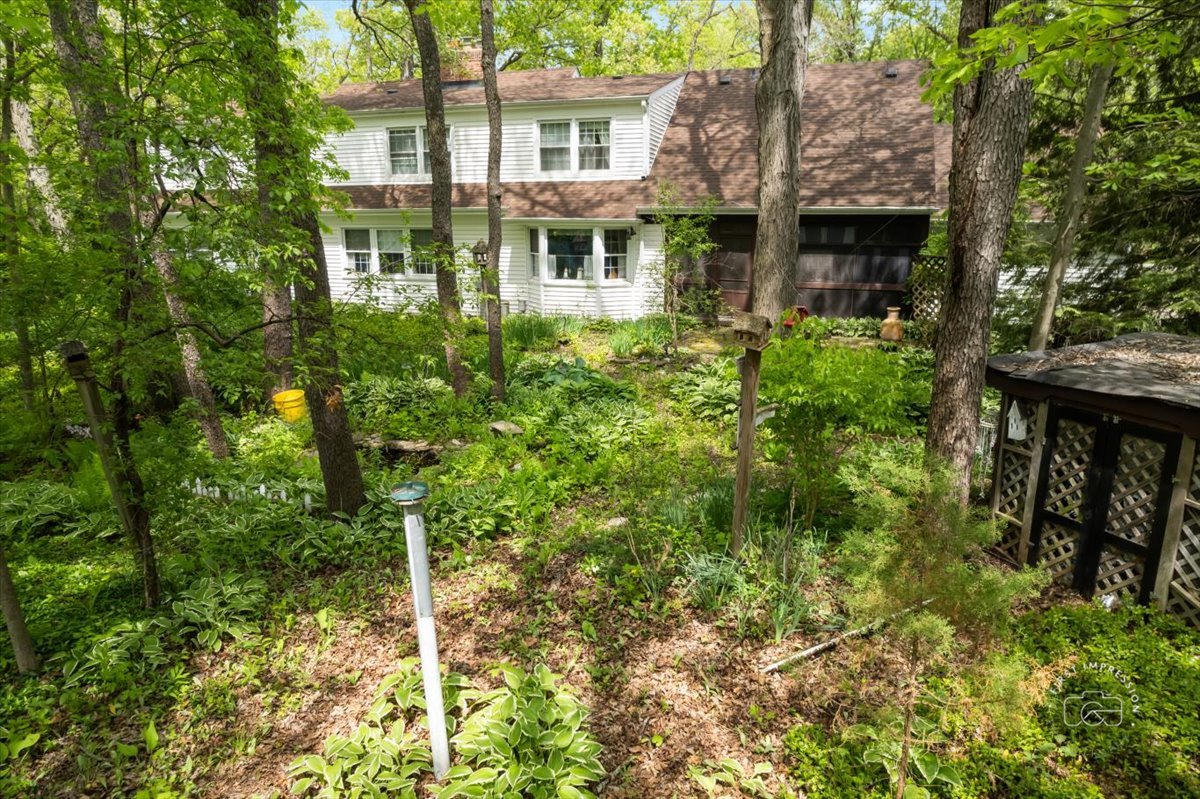 6N400 Old Homestead Road St. Charles, IL 60175 - Photo 29 of 32 a view of a house with balcony