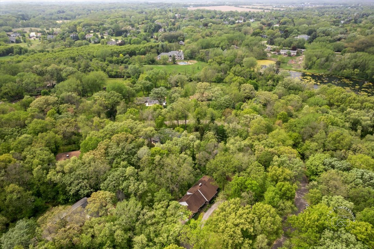 6N400 Old Homestead Road St. Charles, IL 60175 - Photo 32 of 32 an aerial view of a house with a yard