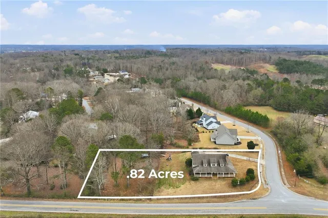 a view of a outdoor space