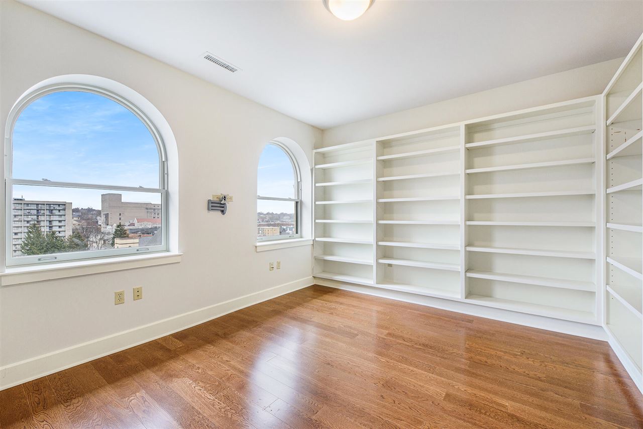 27 Library Street Northeast, Unit 901 Grand Rapids, MI 49503 - Photo 17 of 33
