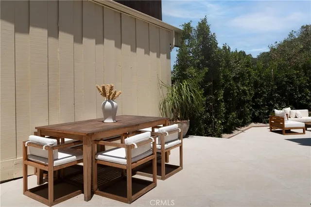 $2,995,000 | 3977 Oeste Avenue, Studio City, CA 91604