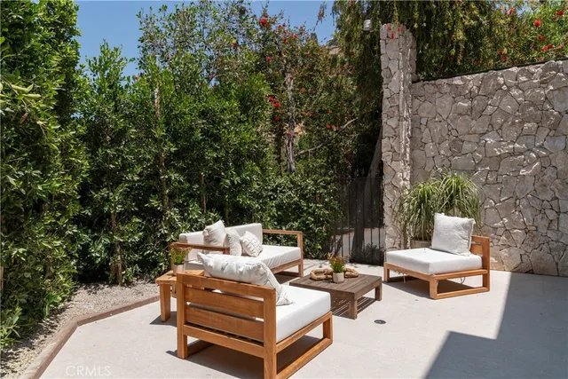 $2,995,000 | 3977 Oeste Avenue, Studio City, CA 91604