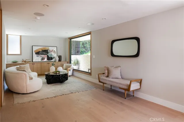 $2,995,000 | 3977 Oeste Avenue, Studio City, CA 91604