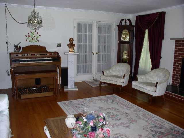 210 Forts Ferry Road Colonie, NY 12110 - Photo 7 of 12 Photo 7