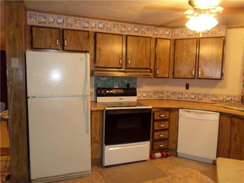 243 Country Club Road Waynesburg, PA 15370 - Photo 6 of 23 Kitchen.