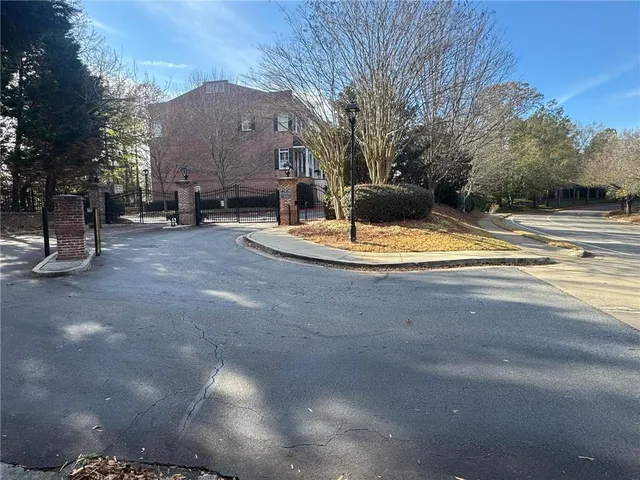 $3,300 | 1027 Pearl Point Northeast, Sandy Springs, GA 30328