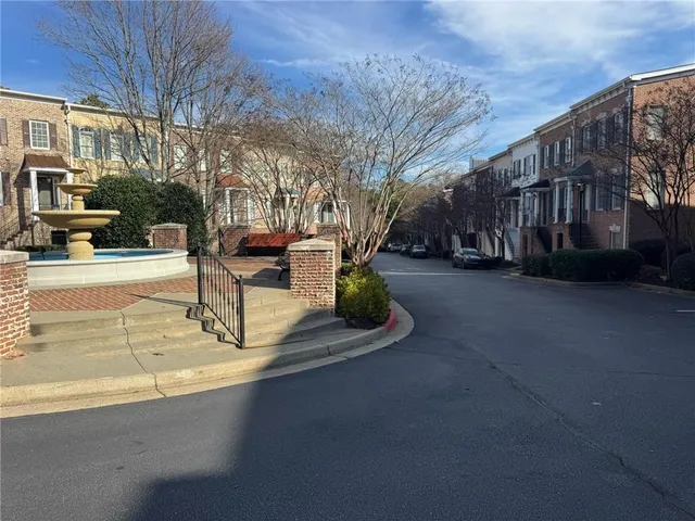 $3,300 | 1027 Pearl Point Northeast, Sandy Springs, GA 30328