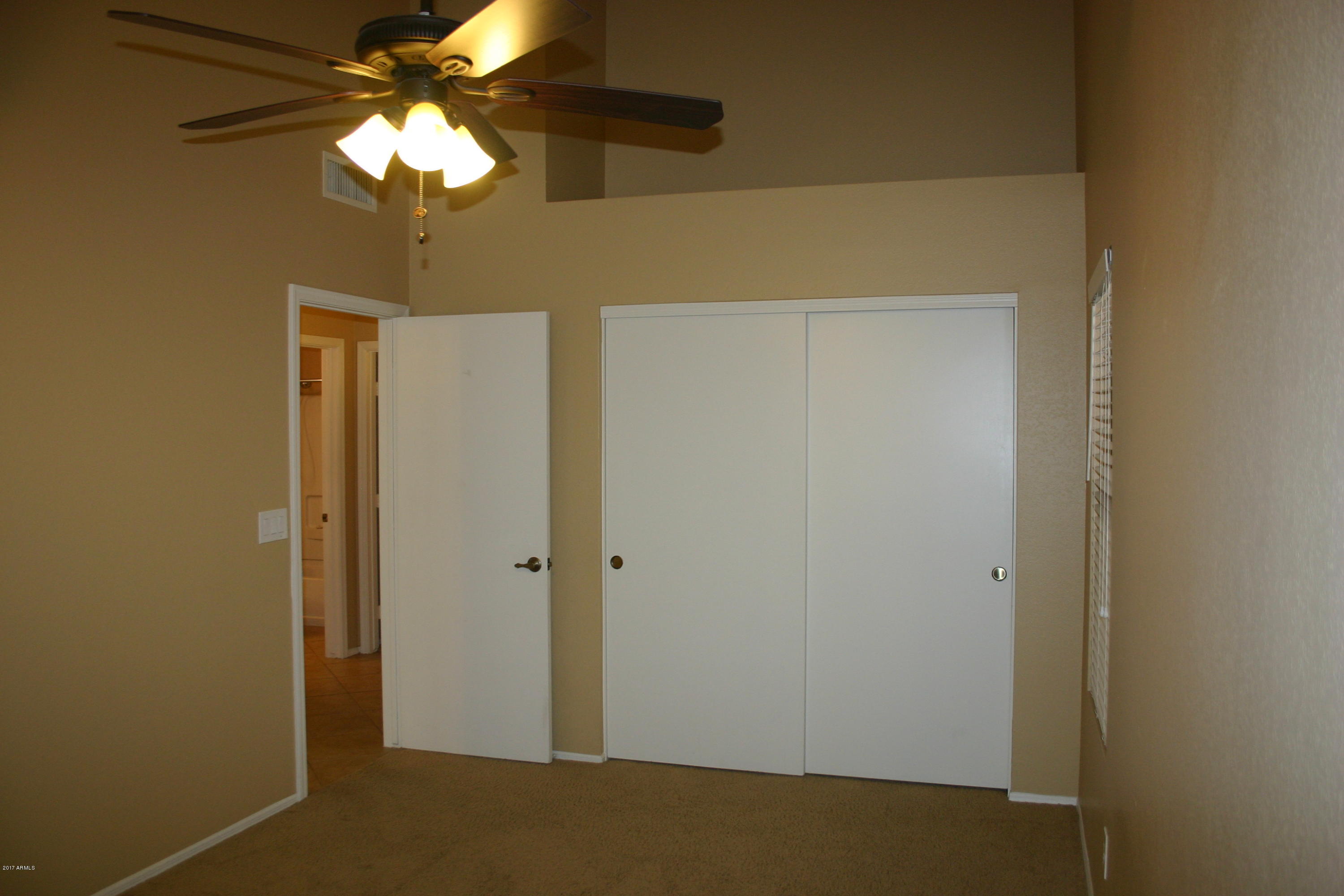 2642 East Rockledge Road Phoenix, AZ 85048 - Photo 12 of 26 2017-01-26 15.01.07