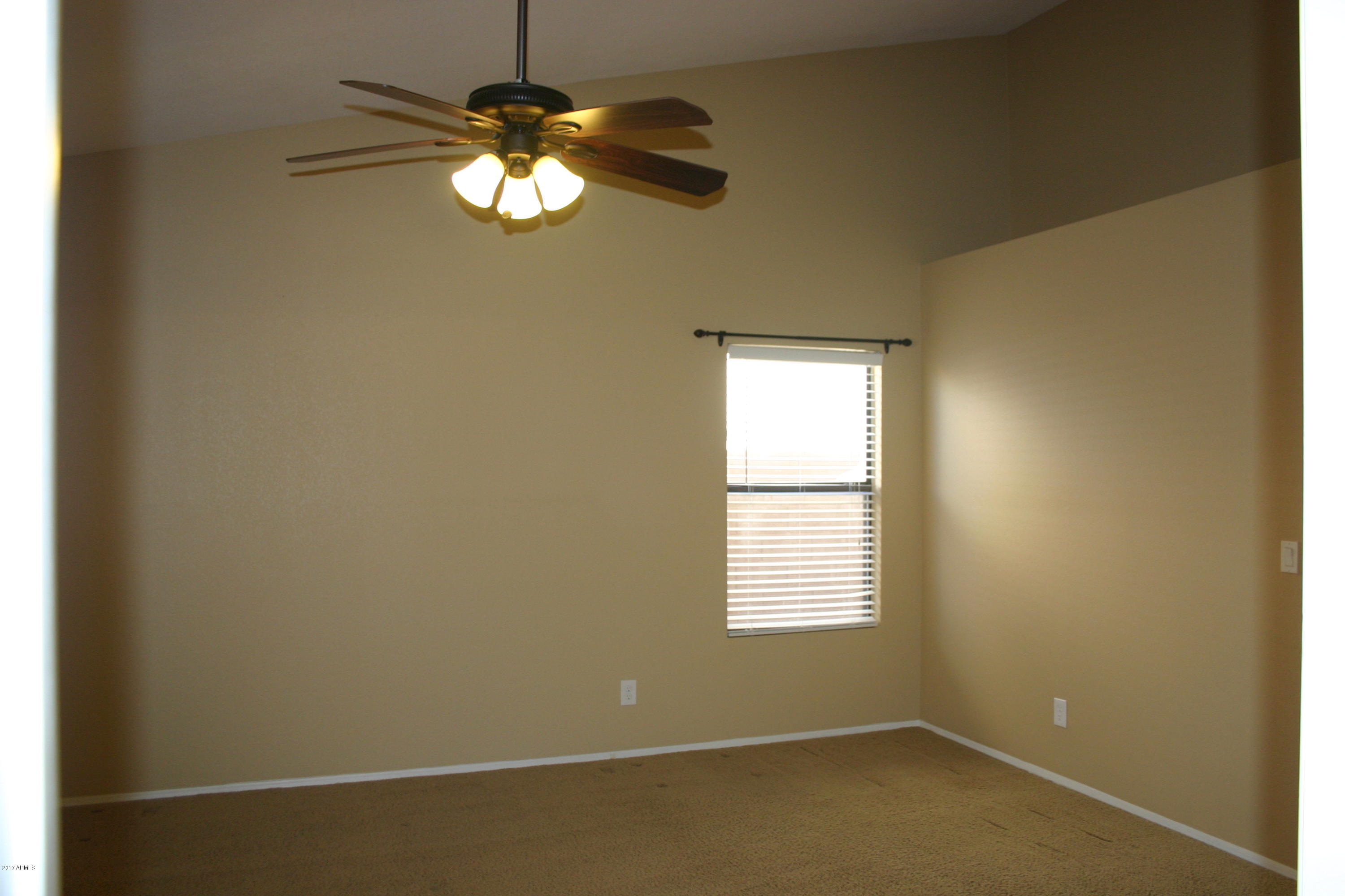 2642 East Rockledge Road Phoenix, AZ 85048 - Photo 14 of 26 2017-01-26 15.06.48