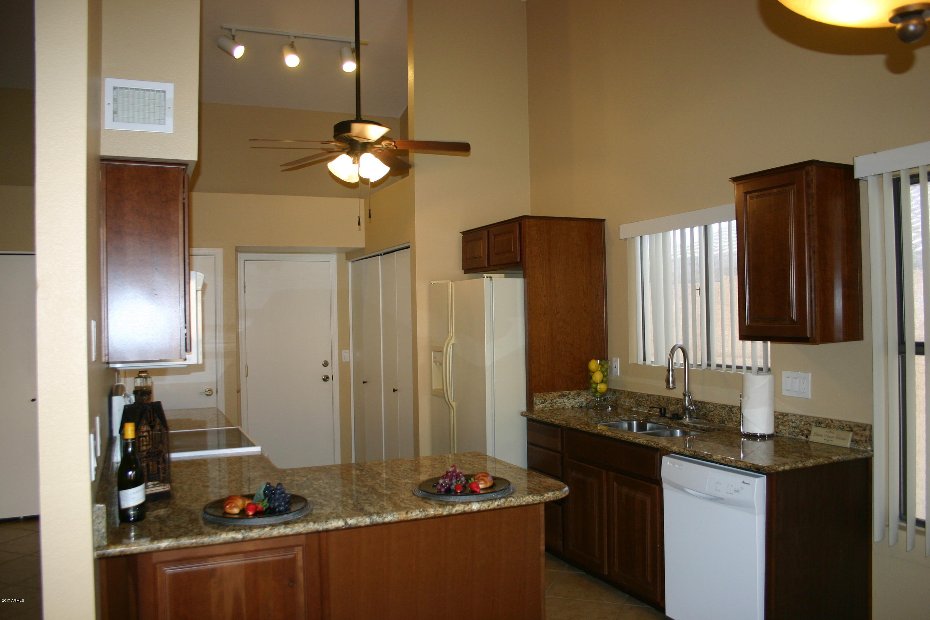2642 East Rockledge Road Phoenix, AZ 85048 - Photo 3 of 26 2017-01-26 14.59.29