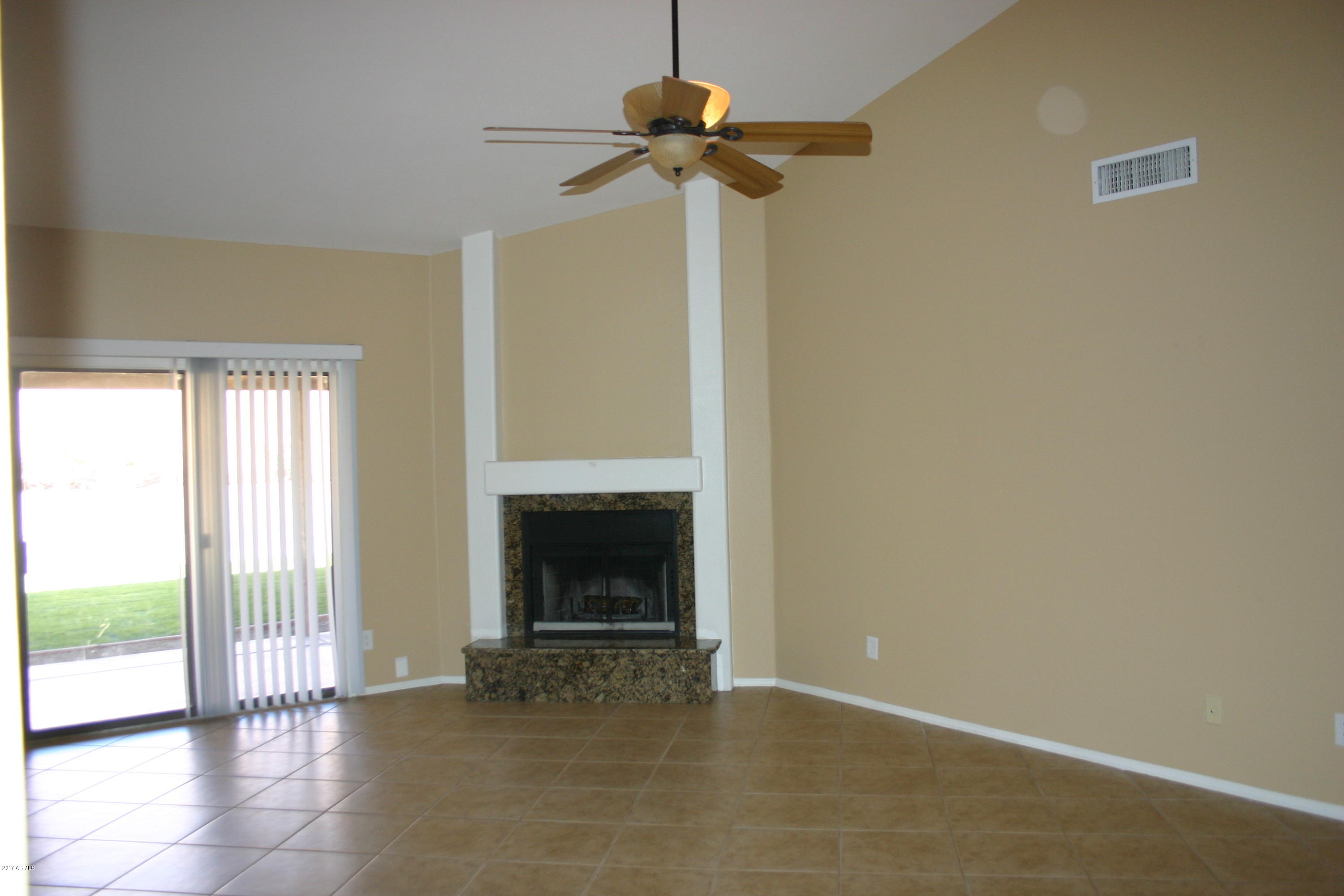 2642 East Rockledge Road Phoenix, AZ 85048 - Photo 6 of 26 2017-01-26 15.09.03