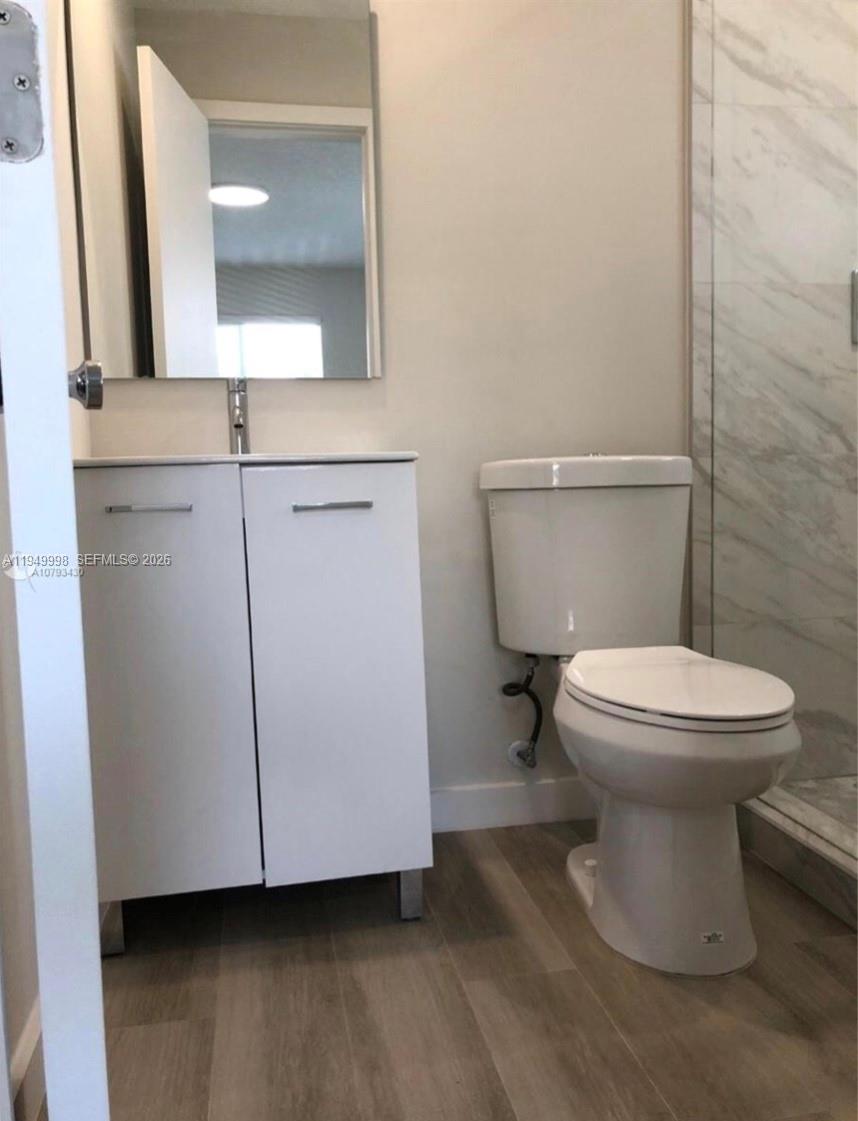 9620 Southwest 78th Street Miami, FL 33173 - Photo 13 of 13 Bathroom 2