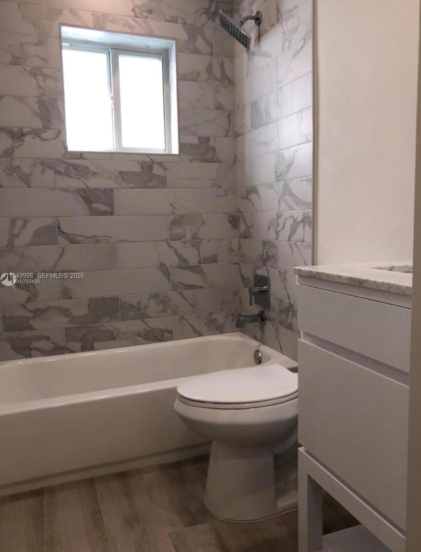 9620 Southwest 78th Street Miami, FL 33173 - Photo 6 of 13 Primary Bathroom