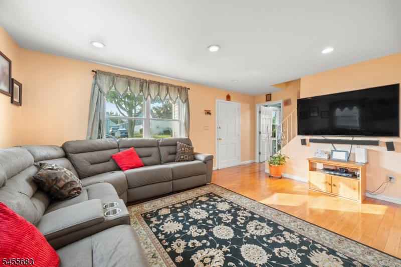 109 Maple Hill Road Clifton, NJ 07013 - Photo 3 of 23 Gallery Image 3