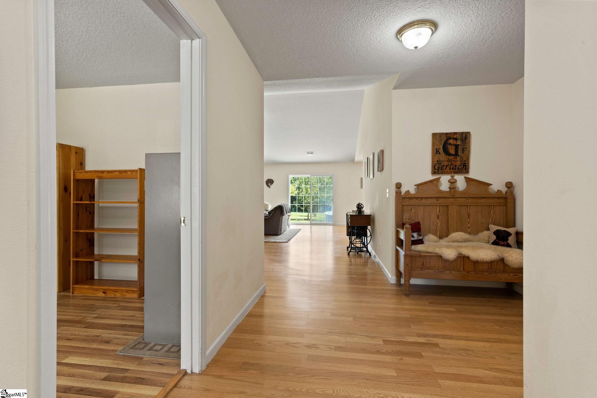 111 Dillard Road Duncan, SC 29334 - Photo 8 of 45 Gallery Image 8