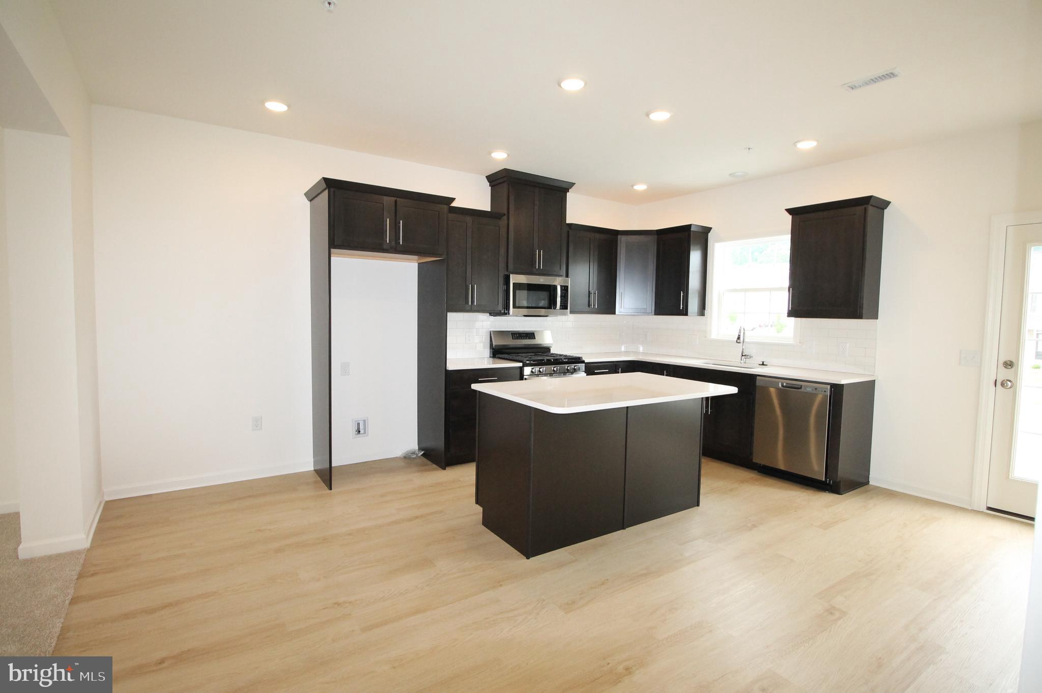 2445 Spring Water Circle Lancaster, PA 17601 - Photo 8 of 22 Quartz Counters