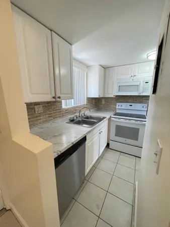 $1,600 | 1501 Crescent Circle, Unit A6, Lake Park, FL 33403