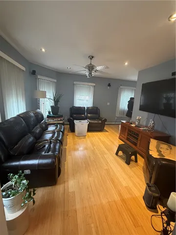 $1,900 | 111 Winthrop Avenue, Unit 1, Providence, RI 02908