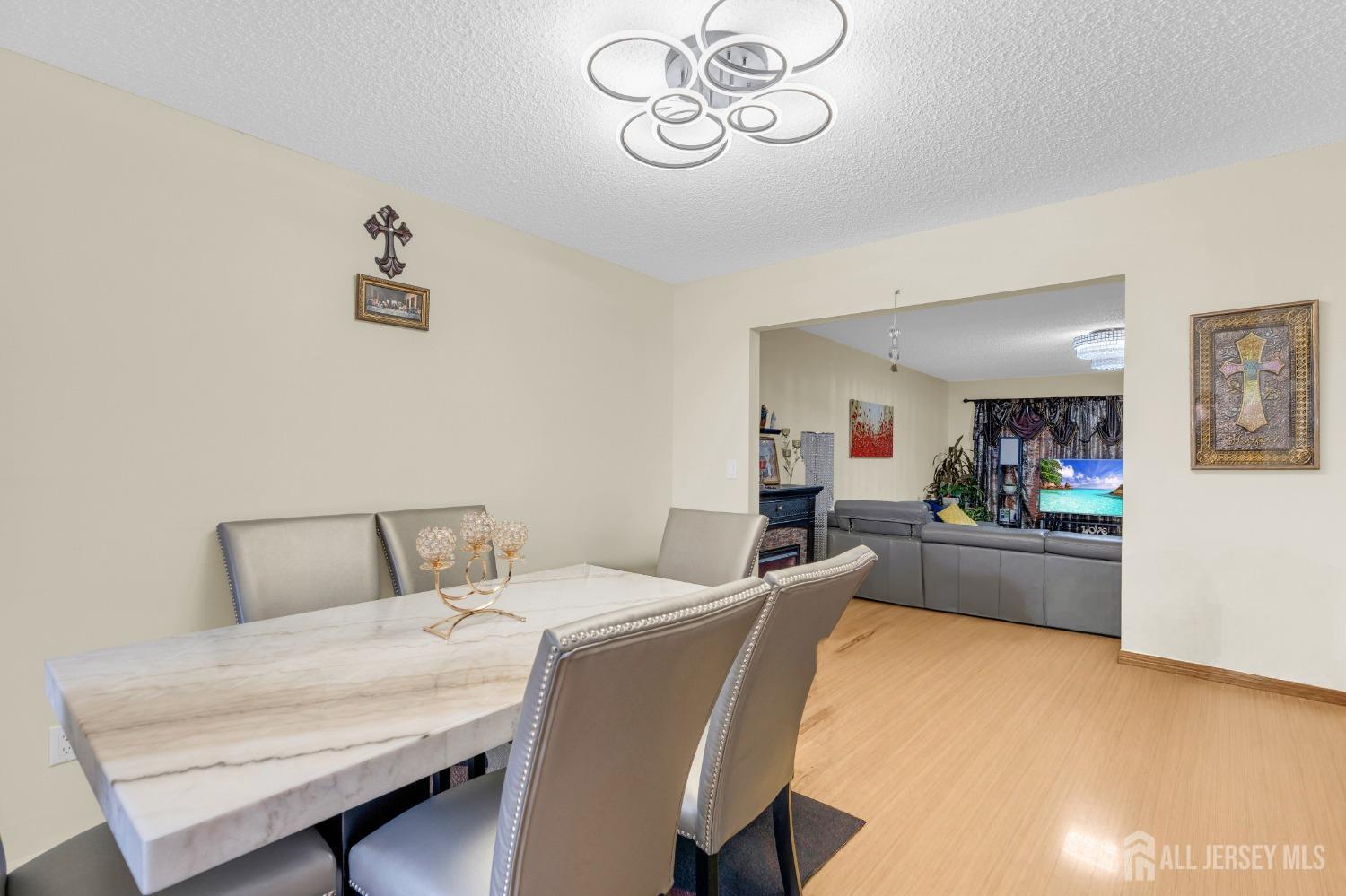 4903 Hana Road Edison, NJ 08817 - Photo 7 of 33