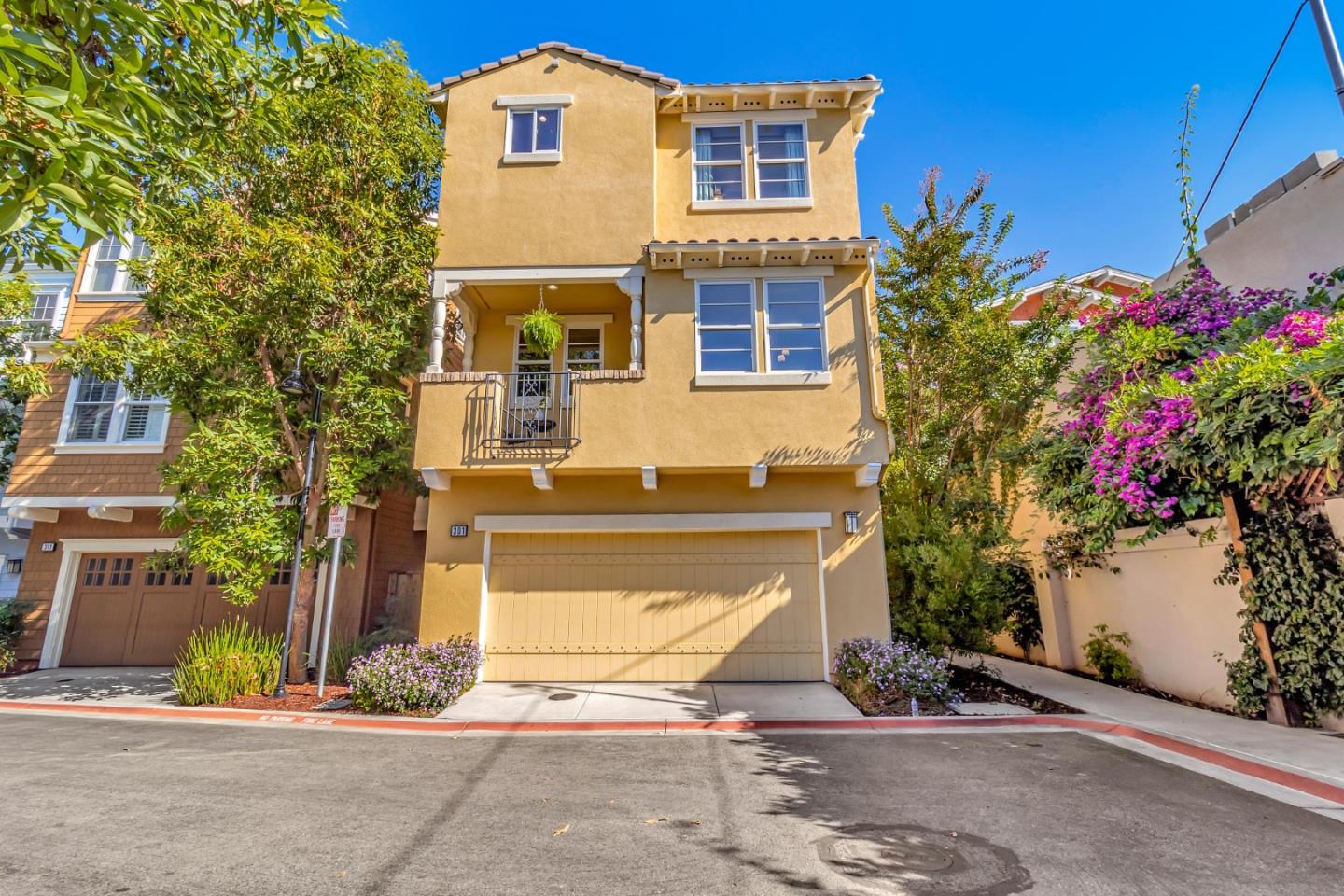 301 Pine Way Mountain View, CA 94041 - Photo 18 of 20 a front view of a house