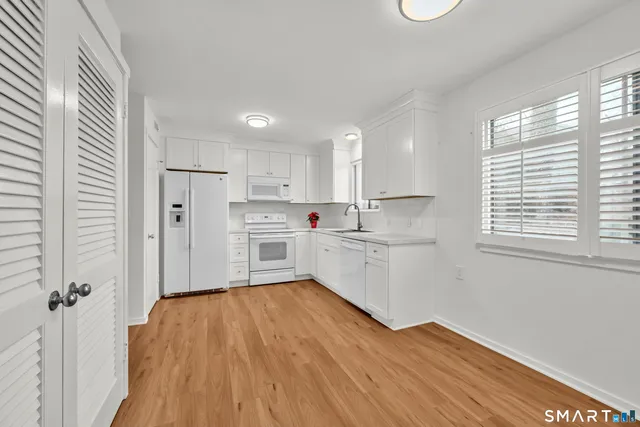 $329,000 | 98 Heritage Village, Unit A, Southbury, CT 06488