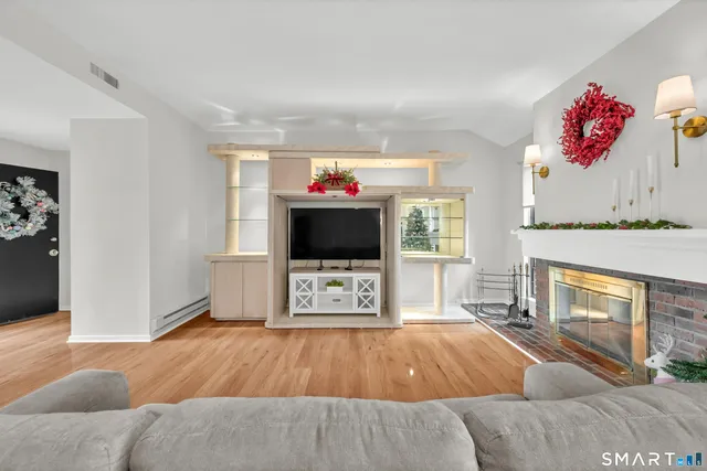 $329,000 | 98 Heritage Village, Unit A, Southbury, CT 06488