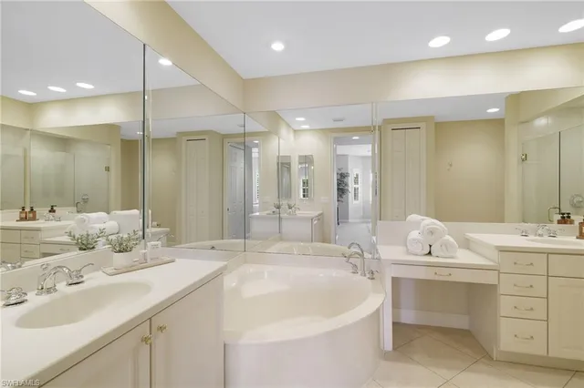 $525,000 | 19741 Marino Lake Circle, Unit 802, Miromar Lakes, FL 33913