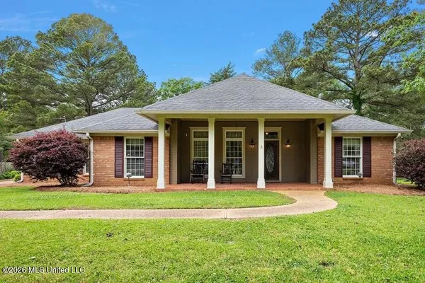 $360,000 | 19 Deerfield Drive, Madison, MS 39110