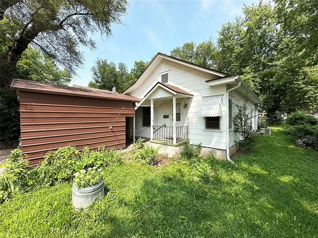 $128,900 | 549 South Cedar Avenue, Independence, MO 64053