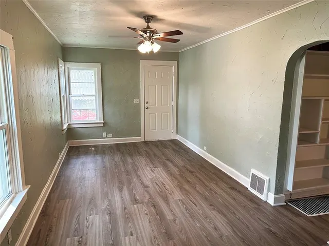 $128,900 | 549 South Cedar Avenue, Independence, MO 64053