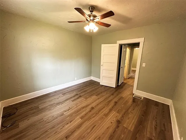 $128,900 | 549 South Cedar Avenue, Independence, MO 64053