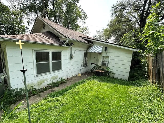 $128,900 | 549 South Cedar Avenue, Independence, MO 64053