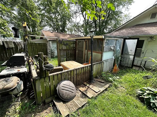 $128,900 | 549 South Cedar Avenue, Independence, MO 64053