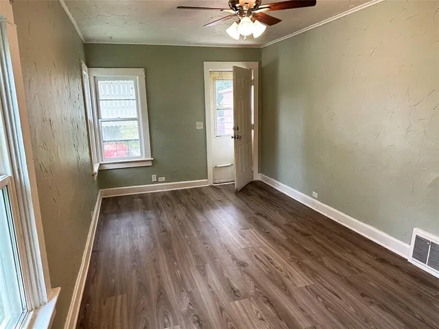 $128,900 | 549 South Cedar Avenue, Independence, MO 64053