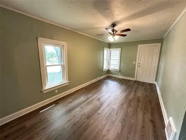 $128,900 | 549 South Cedar Avenue, Independence, MO 64053