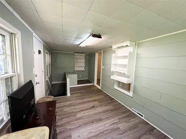 $128,900 | 549 South Cedar Avenue, Independence, MO 64053