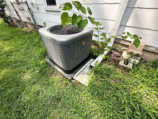 $128,900 | 549 South Cedar Avenue, Independence, MO 64053