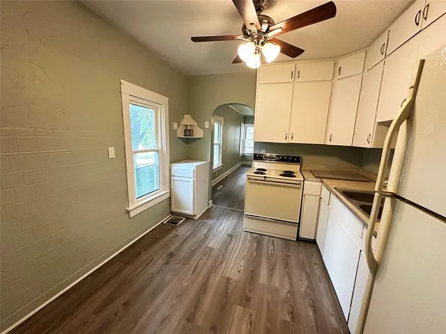 $128,900 | 549 South Cedar Avenue, Independence, MO 64053