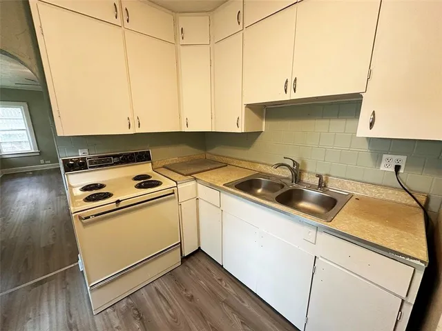 $128,900 | 549 South Cedar Avenue, Independence, MO 64053